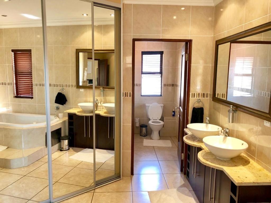 On 8 Pecanwood Hartbeespoort